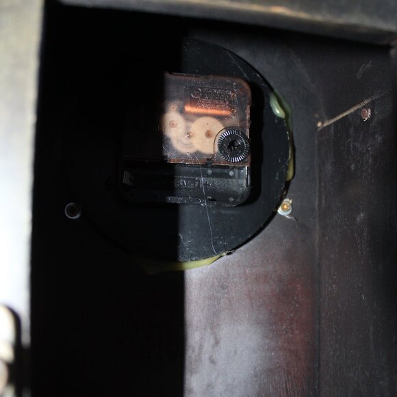 Three Hands Corp. Mantel Clock Style Clock WORKS! - Picture 9 of 13